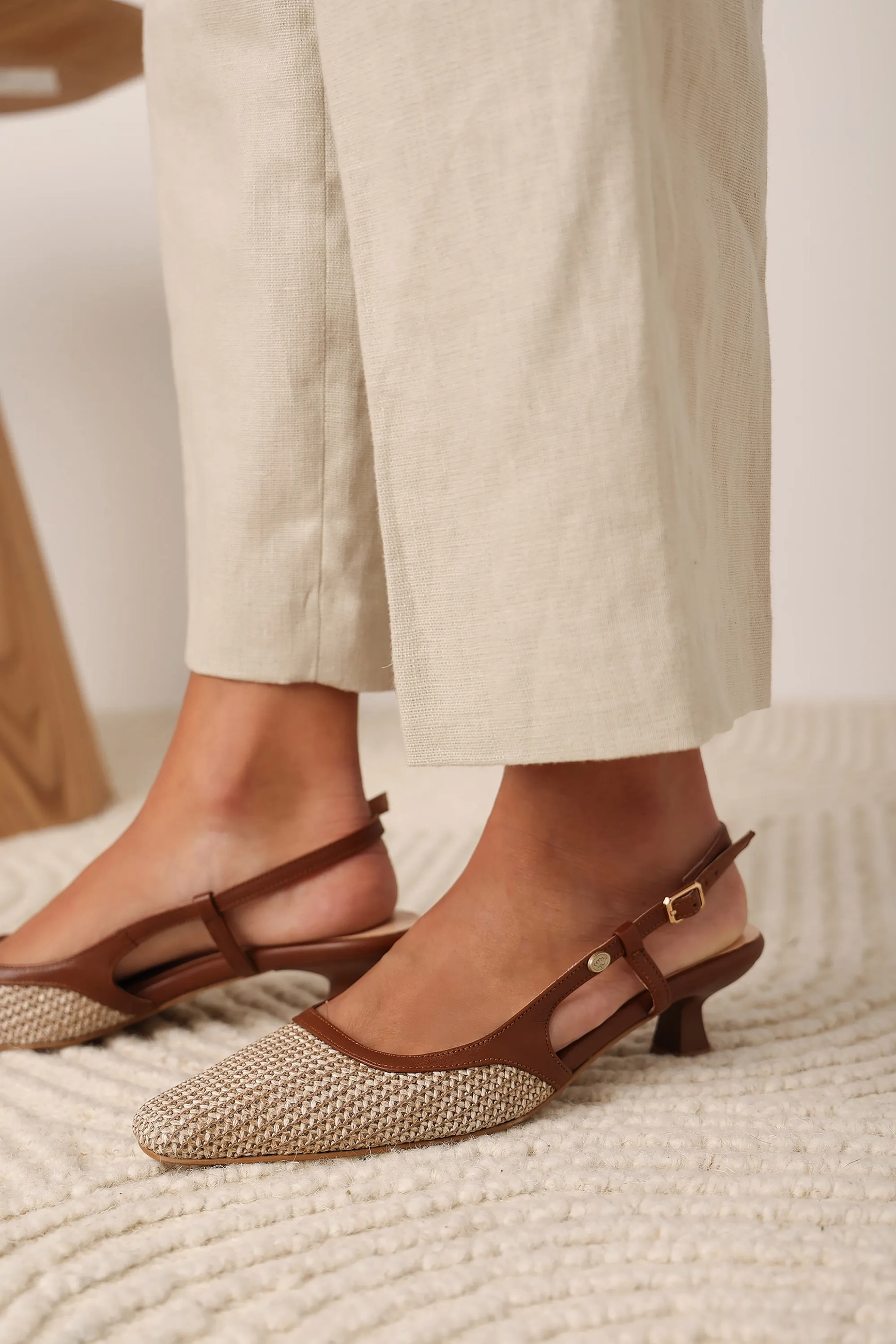 Carly Sling Raffia/Nappaleer Beige/Bruin