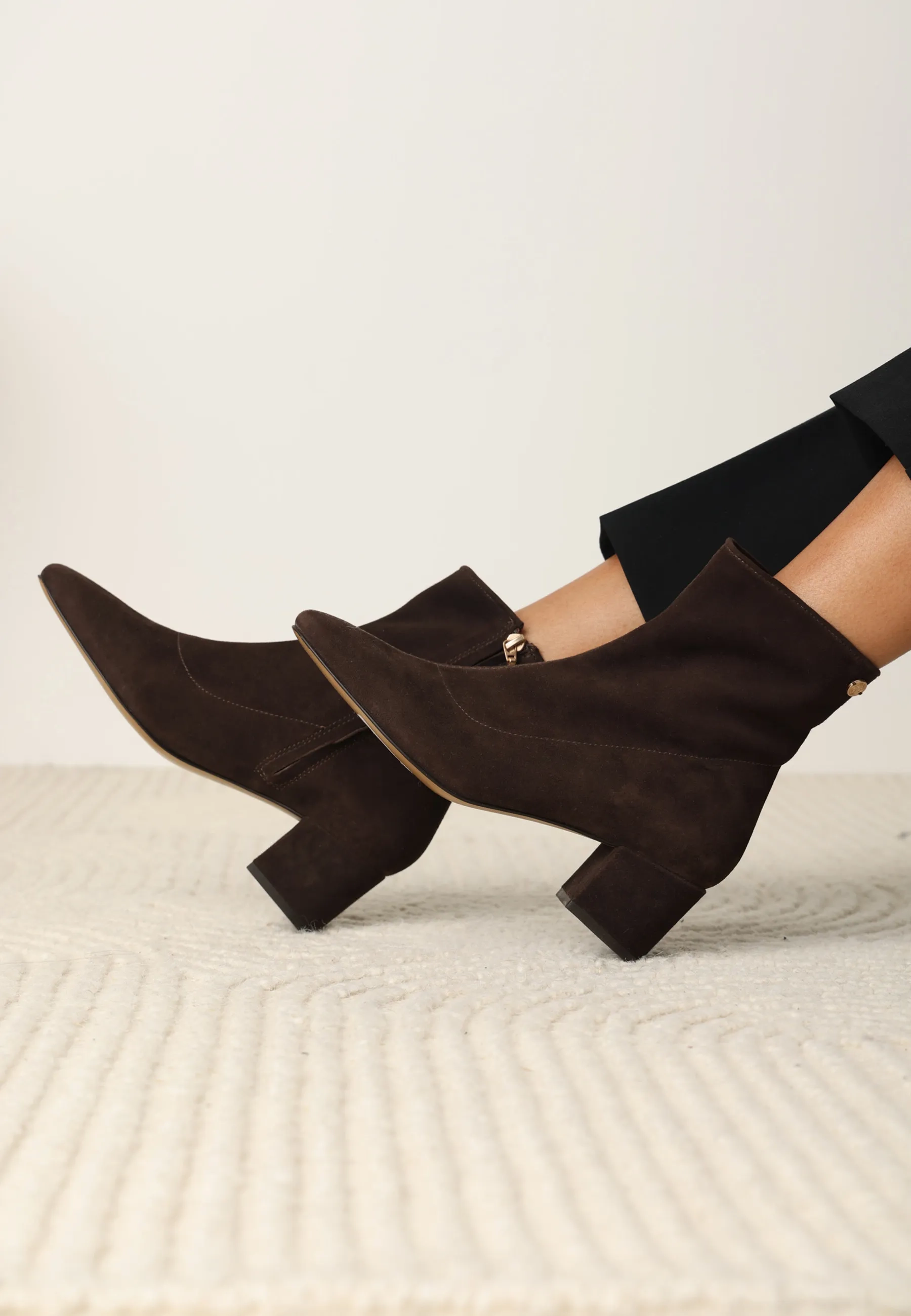 Galoppe Sleek enkellaars Suède Donkerbruin