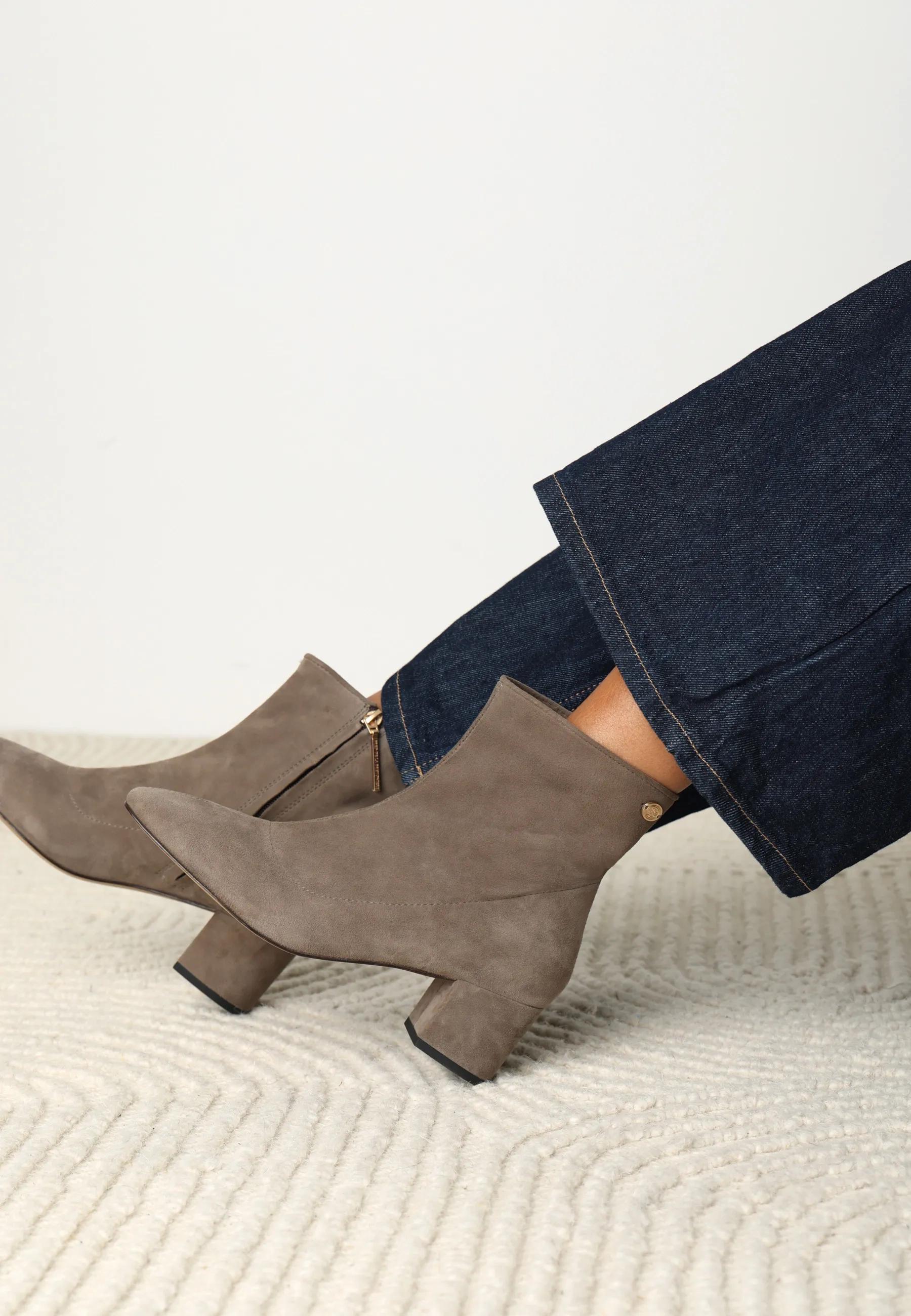 Galoppe Sleek enkellaars Suède Taupe