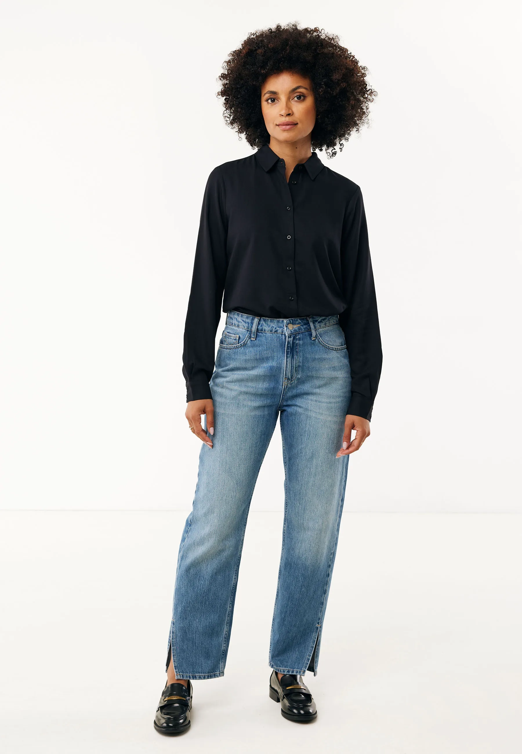 Chamomile viscose blouse Zwart