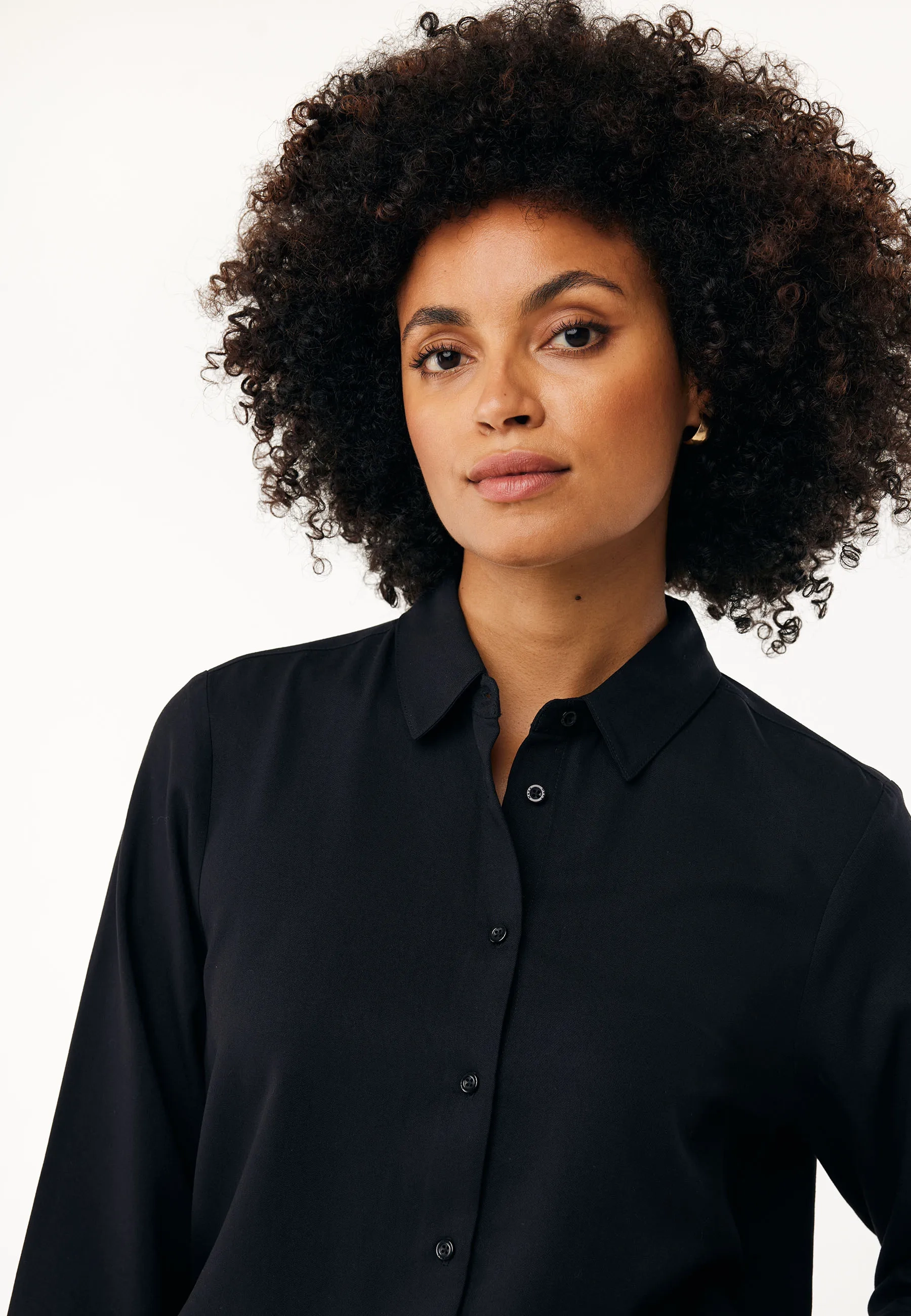 Chamomile viscose blouse Zwart
