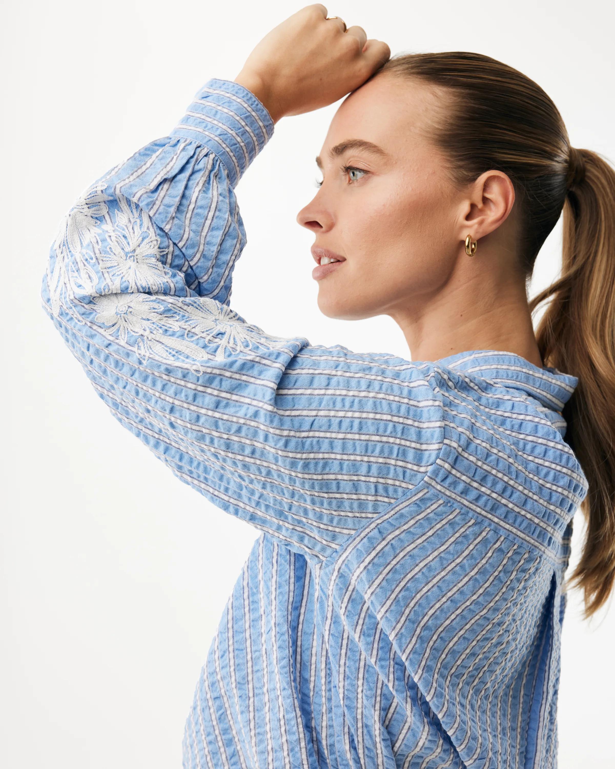Gestreifte Stickerei-Bluse Fresh Blue