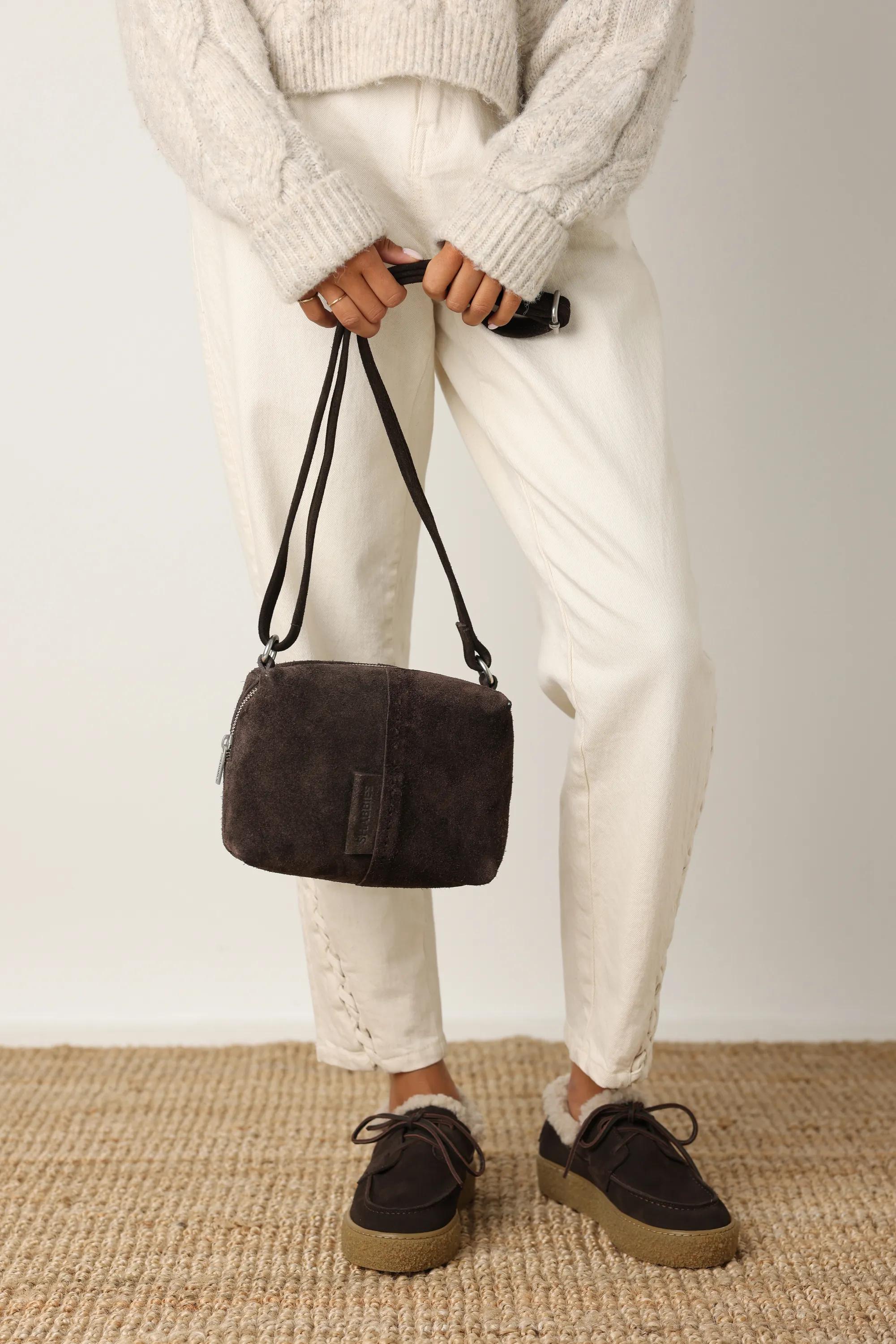 SAAR STITCHED Crossbody oiled suede Dark Brown