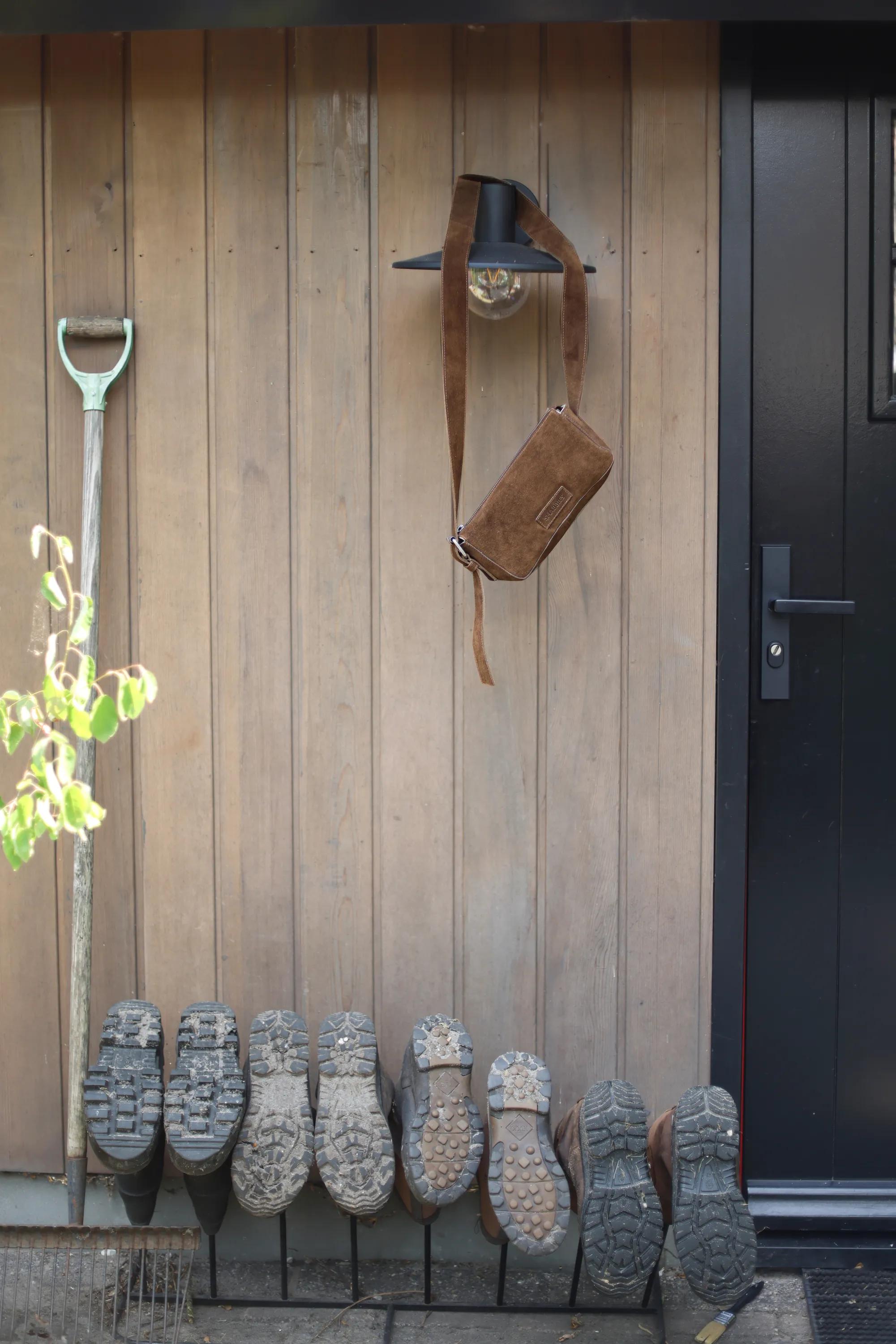 Venice Crossbody Aus Rindsvelours Hellbraun