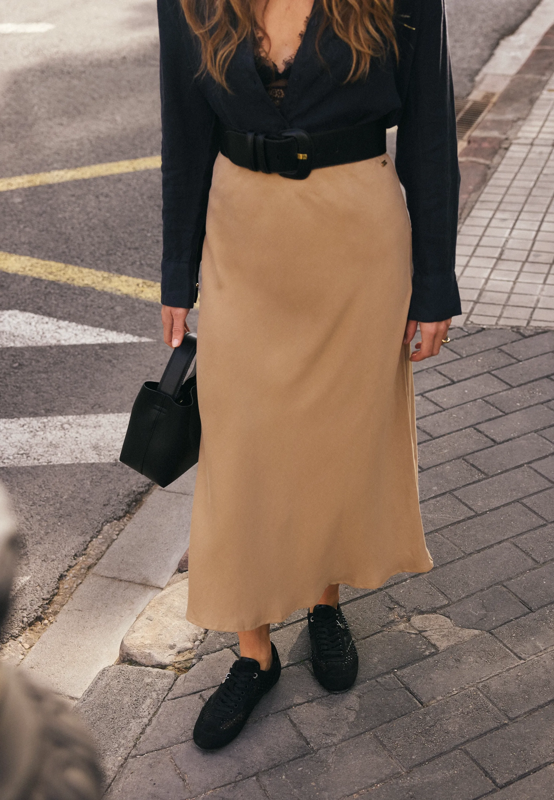Dof satijn midirok Tan