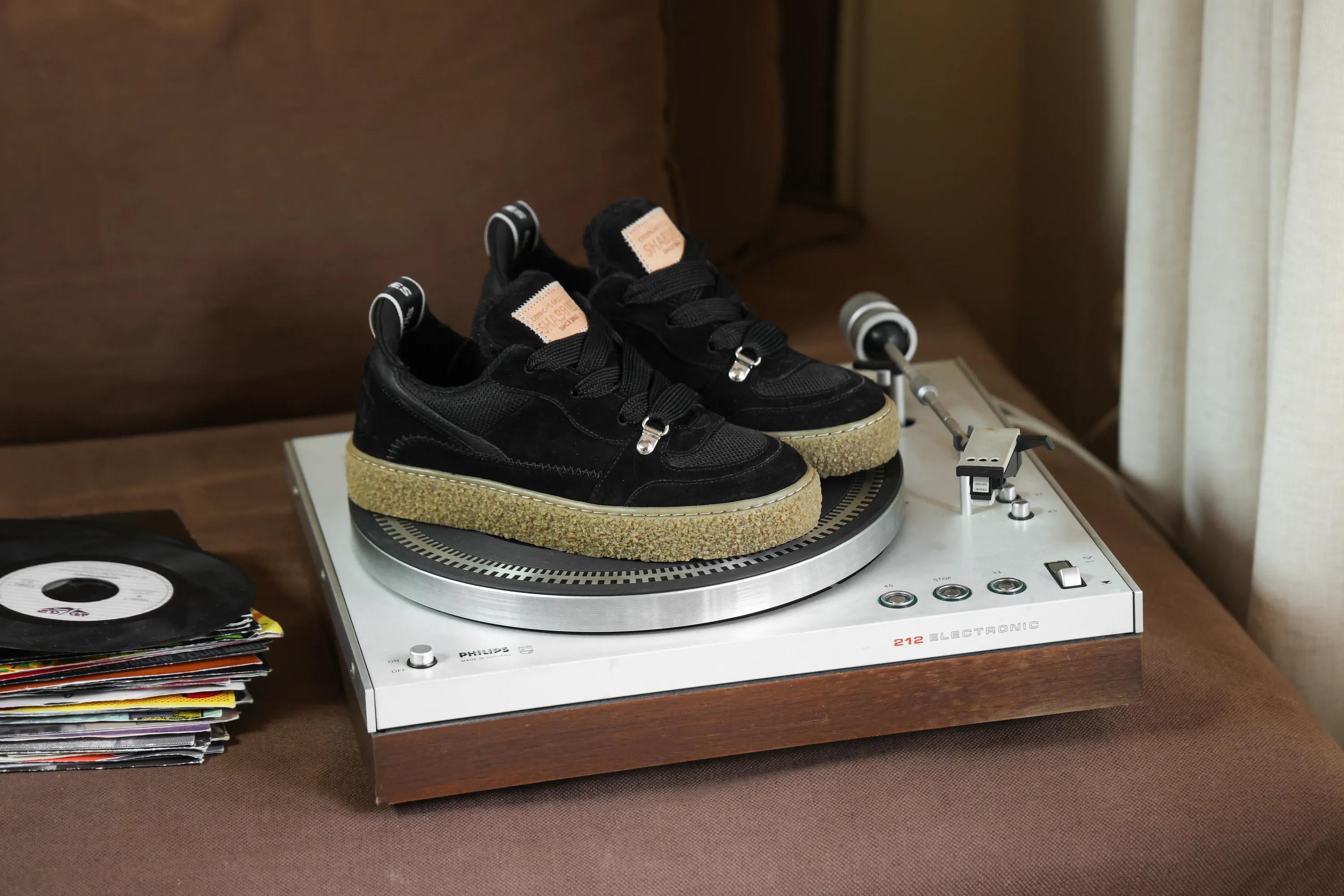 Chewy Unna Sneaker Suede Black