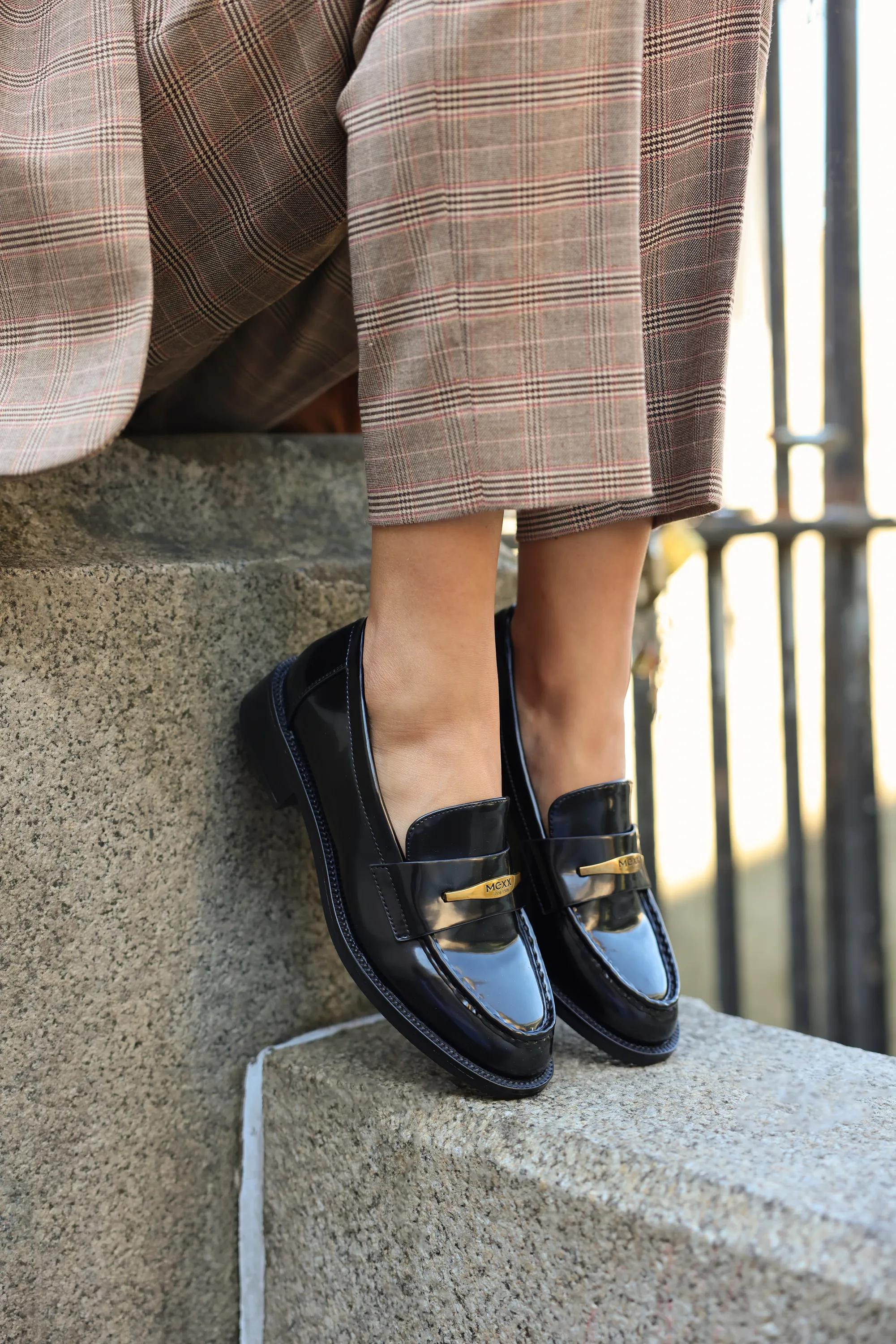 Pearl Mae Loafer Black