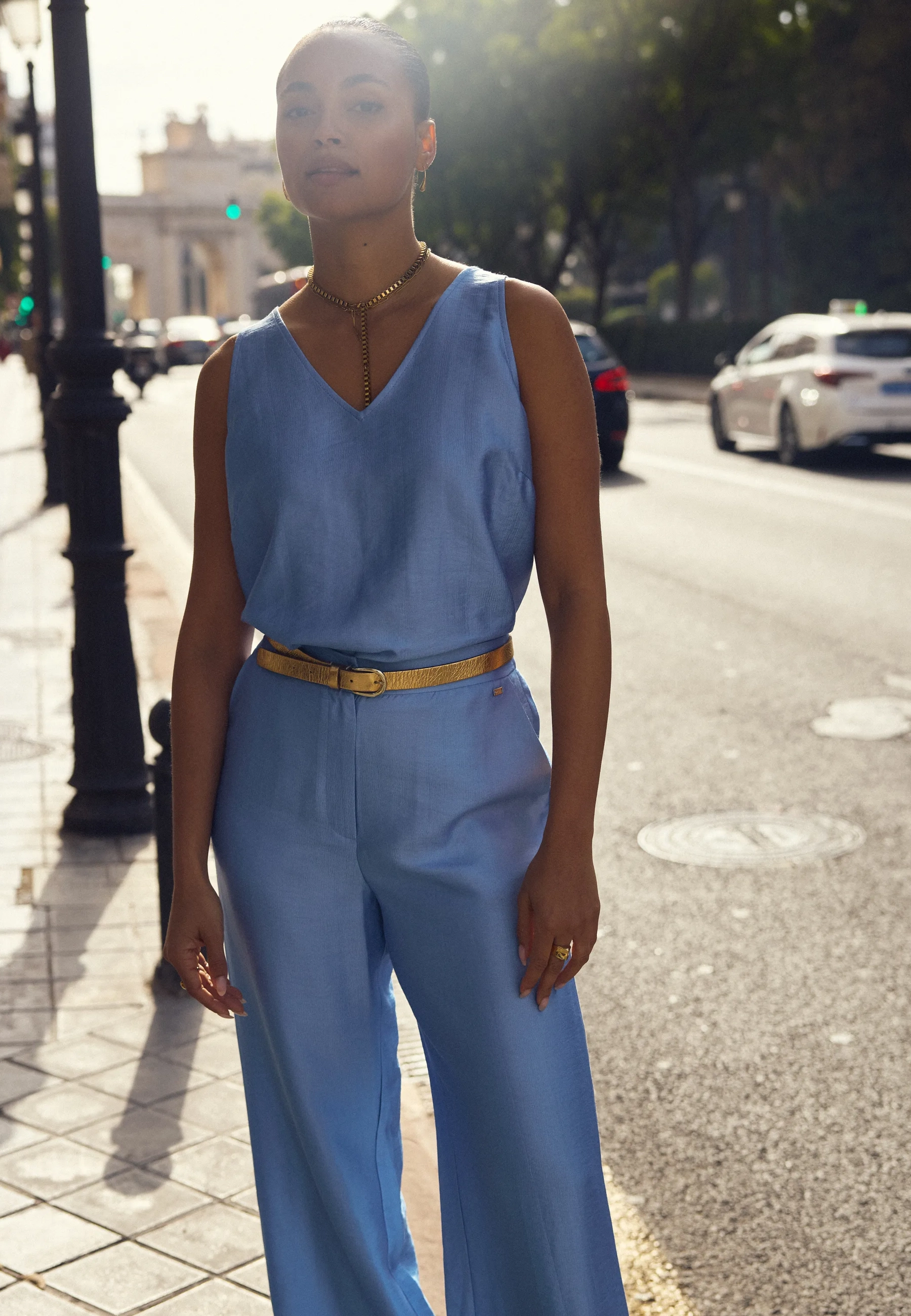 Satijnen mouwloze blouse Felblauw