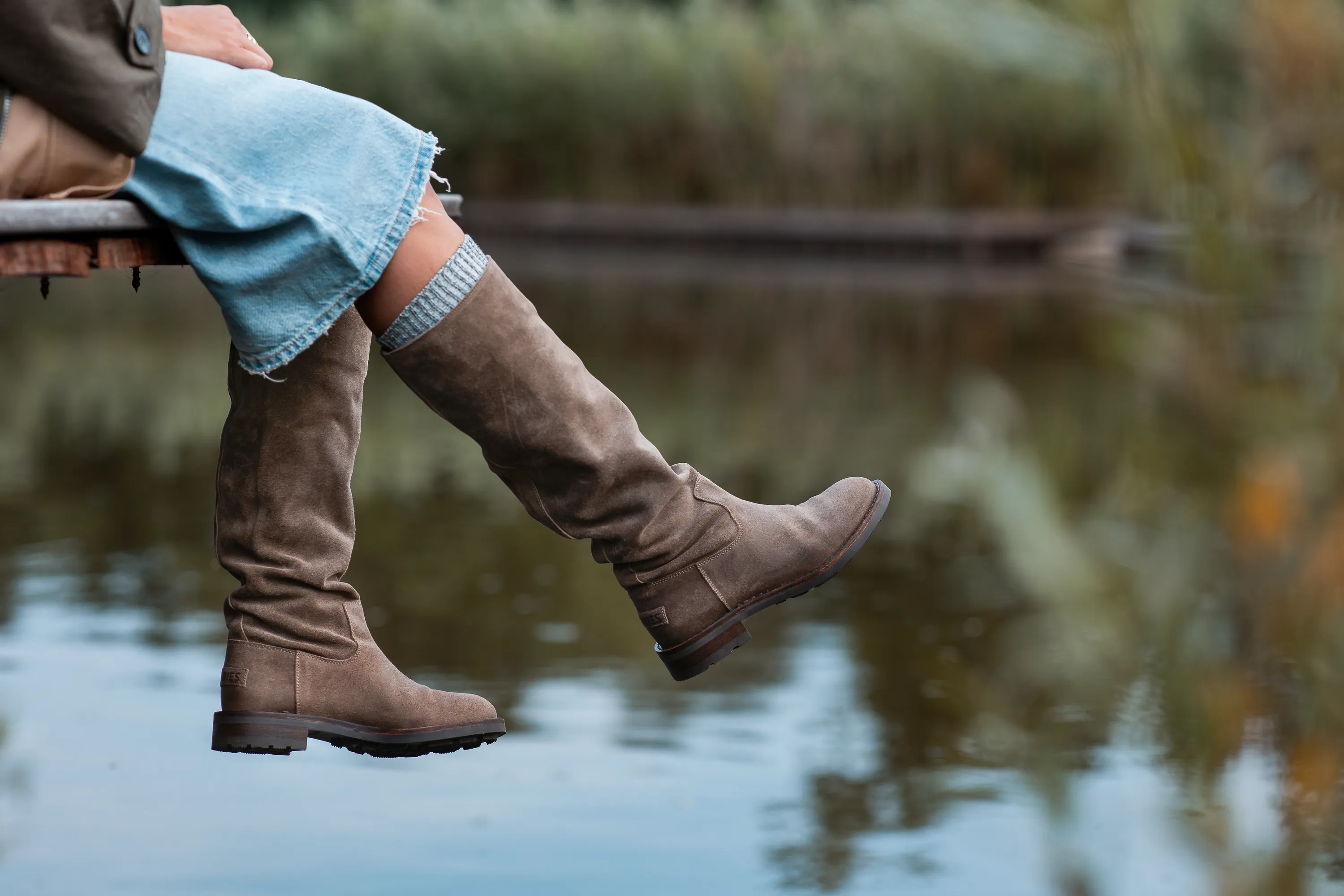 Alyd Tuba gewaxt suède Taupe